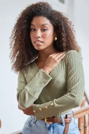 BLUSA FLANEL MANGA COMPRIDA COM BOTÕES NO PUNHO VERDE OLIVA  P