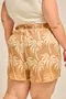 SHORT BÁSICO VISCOSE ESTAMPADA BARRADA COM PREGA E CÓS LISO NA FRENTE