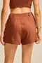 SHORT COM DOIS BOTÕES