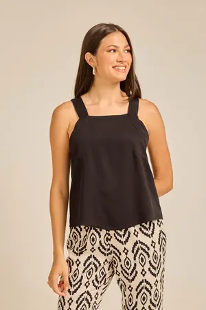 BLUSA COM RECORTE PRETO G