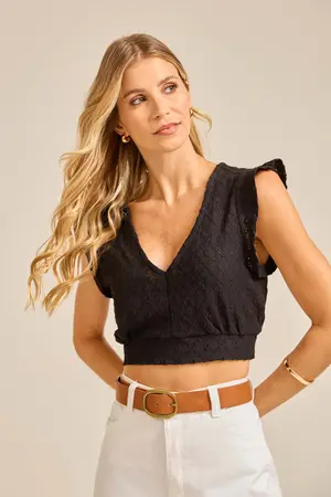 CROPPED EM MALHA LAISE CREPADA DECOTE EM V COM BABADO NA MANGA PRETO P