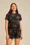 BLUSA VISCOSE ESTAMPADA COM GOLA RIBANA CANELADA