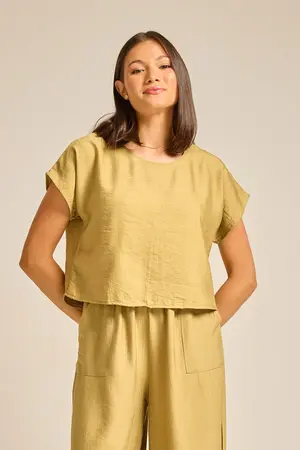 BLUSA ESSENCIAL COM MANGA JAPONESA CHÁ VERDE P