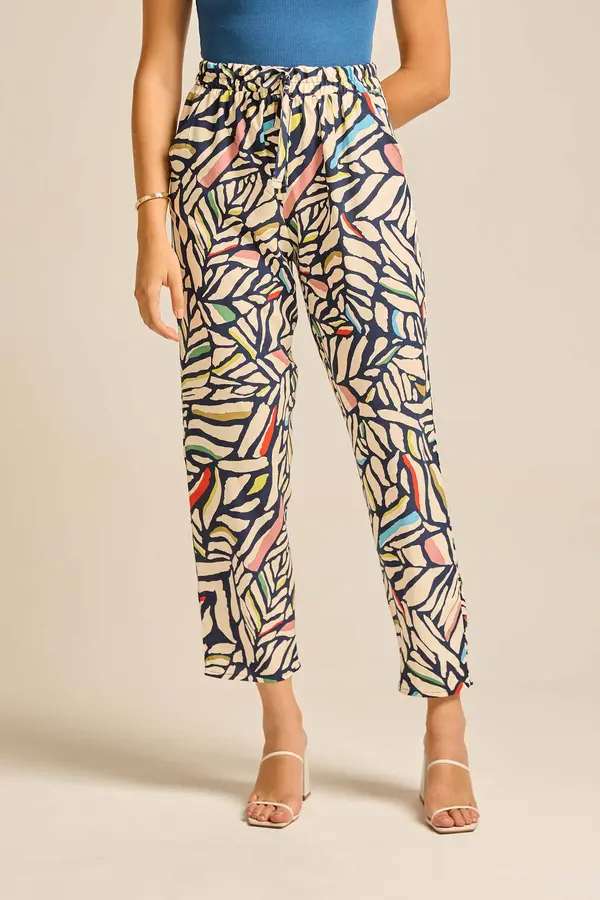 CALÇA CENOURA VISCOSE ESTAMPADA COM BOLSO E CORDINHA DE VIÉS