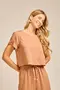 BLUSA BÁSICA EM TWILL COM MARTINGALE E BOTÃO
