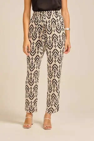 CALÇA CENOURA VISCOSE ESTAMPADA COM FAIXA E BOLSO VENEZA OFF P