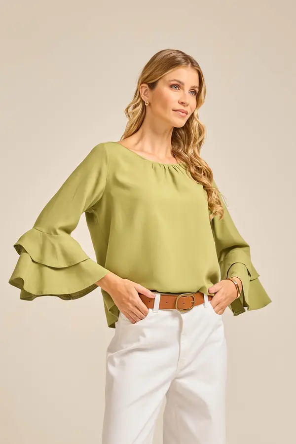 BLUSA VISCOSE LISA COM MANGA 3/4 E BABADO