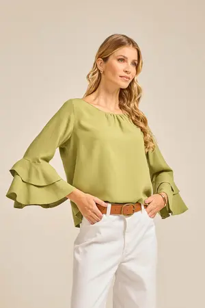 BLUSA VISCOSE LISA COM MANGA 3/4 E BABADO VERDE G