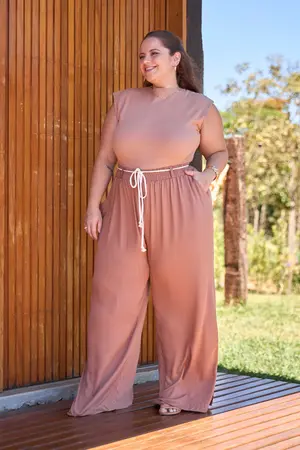 CALÇA RETA EM TWILL COM BOLSO E CADARÇO BEGE TOFFEE G1