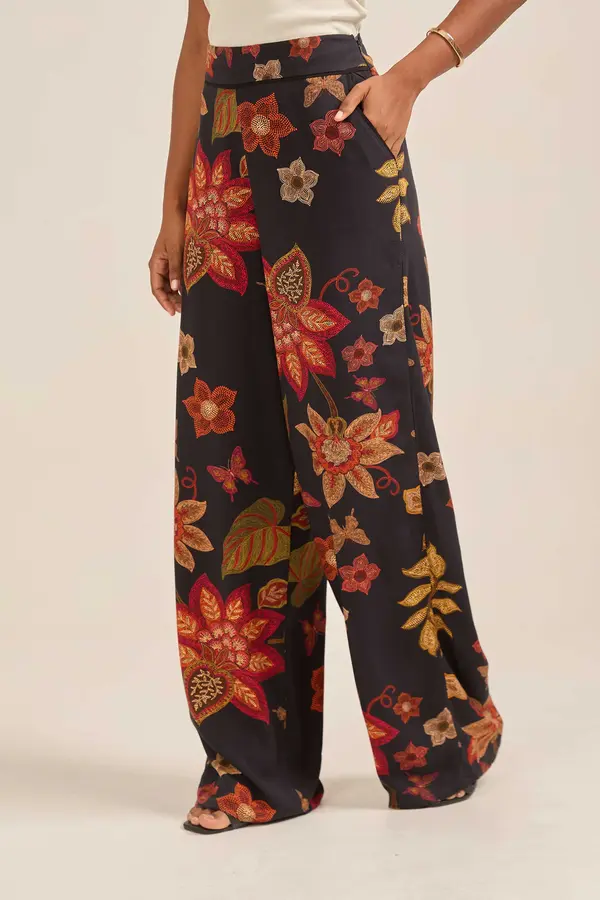 CALÇA COM VIVO