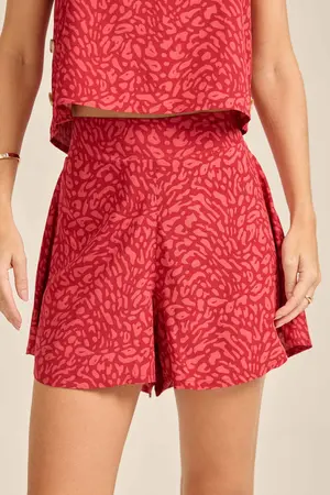 SHORT GODÊ VISCOSE ESTAMPADA COM LASTEX ONÇA-PARDA CARMESIM P