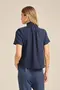 BLUSA VISCOSE LISA COM GOLA ALTA DE LASTEX E MANGA CURTA BUFANTE
