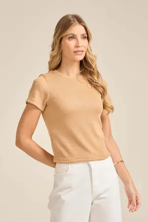 BLUSA BÁSICA EM CANELADO ONDAS BEGE TOFFEE P