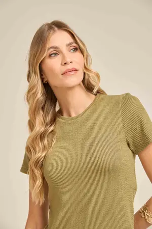 BLUSA BÁSICA EM CANELADO ONDAS CHÁ VERDE P