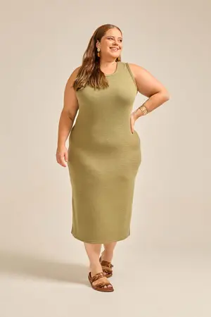 VESTIDO MIDI EM CANELADO ONDAS COM DECOTE REDONDO CHÁ VERDE G1