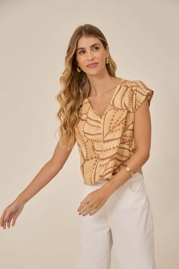 BLUSA MANGA MORCEGO COM FRANZIDO NO OMBRO E DECOTE V