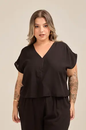 BLUSA MANGA MORCEGO COM FRANZIDO NO OMBRO E DECOTE EM V PRETO G1