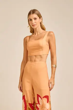 CROPPED DECOTE QUADRADO. BEGE FLOR DE RUBI M