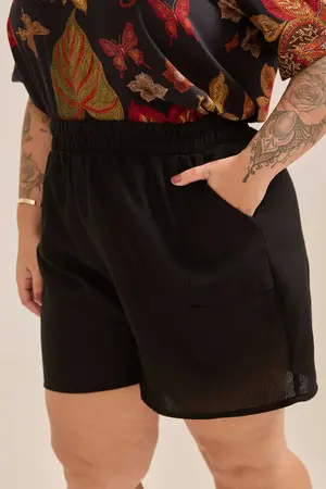 SHORT POLY NEW LINHO COM BOLSO SOBREPOSTO