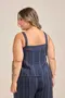 CAMISETA EM LERIS TWILL STRIPES COM ALÇA E RECORTE NO DECOTE
