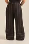 CALÇA LERIS TWILL STRIPE COM DETALHE NA BARRA