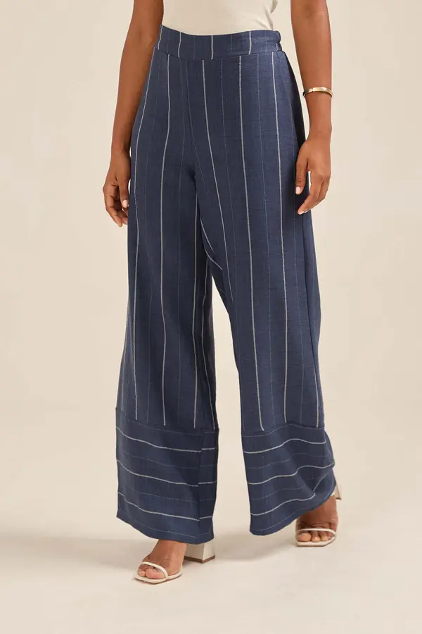 CALÇA LERIS TWILL STRIPE COM DETALHE NA BARRA