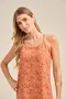 VESTIDO CURTO VISCOSE ESTAMPADA COM ALÇA DE VIÉS E BABADO