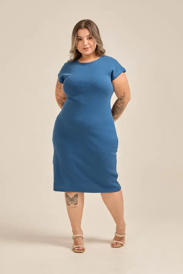 VESTIDO MIDI EM RIBANA CANELADA COM DECOTE REDONDO