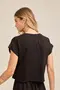 BLUSA BÁSICA EM TWILL COM RECORTE NA MANGA