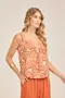 BLUSA VISCOSE ESTAMPADA COM ALÇA LARGA E RECORTE NO DECOTE