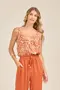 BLUSA VISCOSE ESTAMPADA COM ALÇA LARGA E RECORTE NO DECOTE