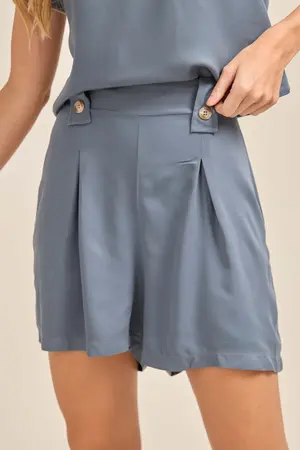 SHORT EM TWILL COM MARTINGALE E BOTÕES AZUL SERENO G