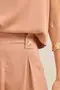 SHORT EM TWILL COM MARTINGALE E BOTÕES