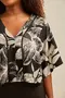 BLUSA COM DETALHE EM VIVO