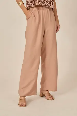 CALÇA BÁSICA EM WOVEN CREPE STONE COM BOLSO SÂNDALO P