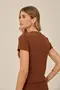 BLUSA EM CANELADO QUADRADOS