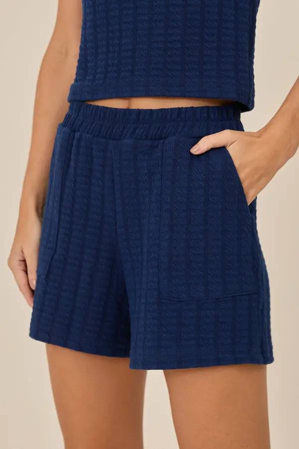 SHORT EM CANELADO QUADRADOS