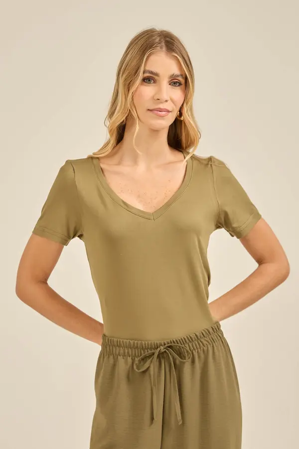 BLUSA SUEDE COM DECOTE V