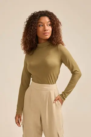 BLUSA SUEDE MANGA LONGA COM GOLA
