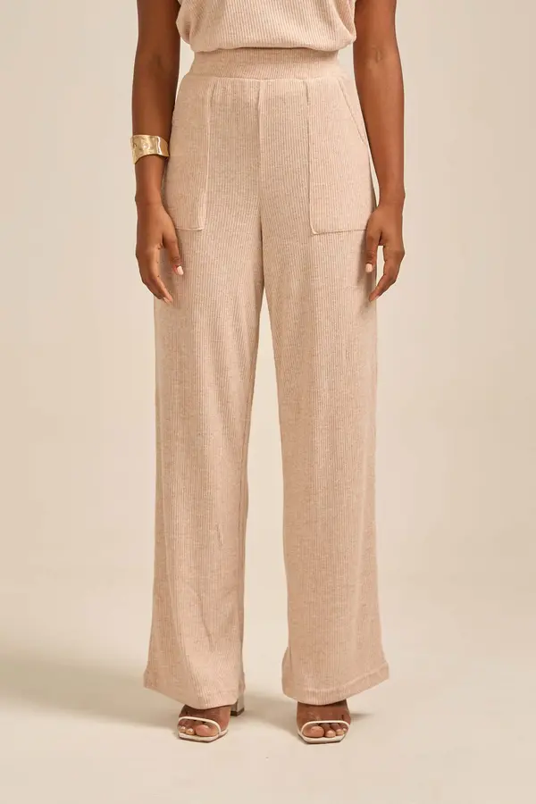 CALÇA EM CANELADO UNIC COM BOLSO
