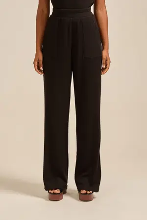 CALÇA EM CANELADO UNIC COM BOLSO