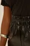 SHORT BÁSICO EM FAKE COURO