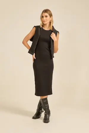 VESTIDO REGATA MIDI EM CANELADO ONDAS PRETO M