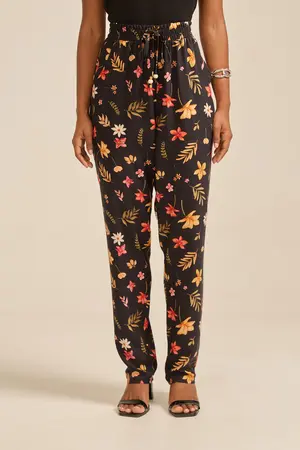 CALÇA COM BOLSO E CORDINHA COM PONTEIRA BOSQUE ENCANTADO P
