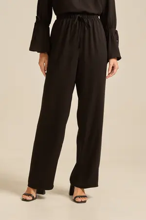 CALÇA RETA EM TWILL PRETO P