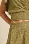 SHORT COM ZÍPER LATERAL
