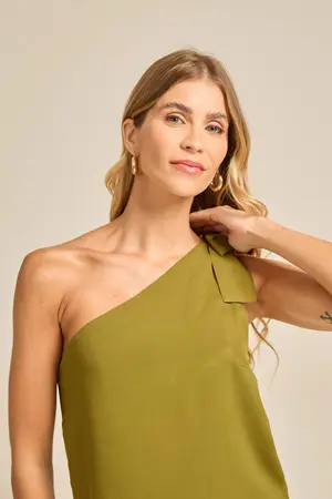 BLUSA UM OMBRO COM TOP INTERNO VERDE OLIVA  M