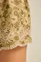SHORT BÁSICO VISCOSE ESTAMPADA COM BORDADO NA BARRA