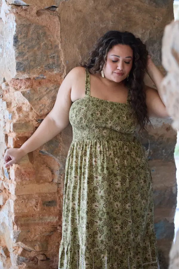 VESTIDO MIDI BORDADO