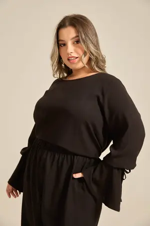 BLUSA COM BABADO NA MANGA PRETO G2